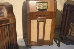 More radios in the antique radio room