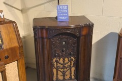 More radios in the antique radio room