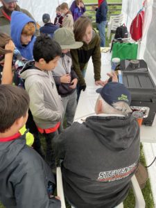 Scouts conversing with Pierre (K9EYE) and others on 6m