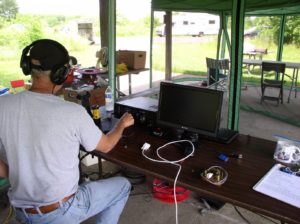 It's showtime for Roger KF9D - Photo by Fred Soop