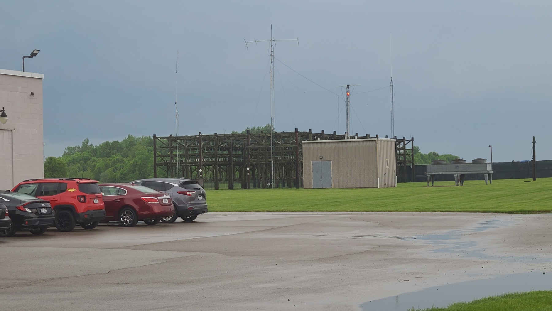HF and UHF repeater antennas by the original switching matrix.