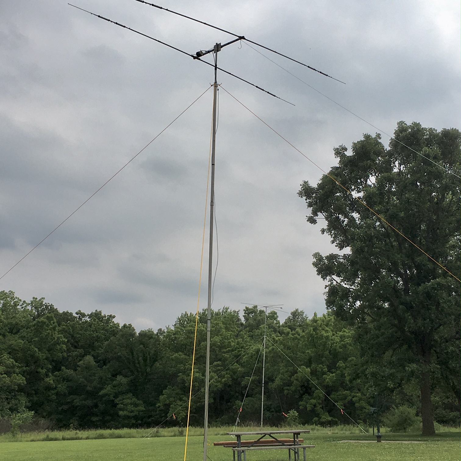 Triband-CW-antenna-with-darkening-skies-in-the-background-